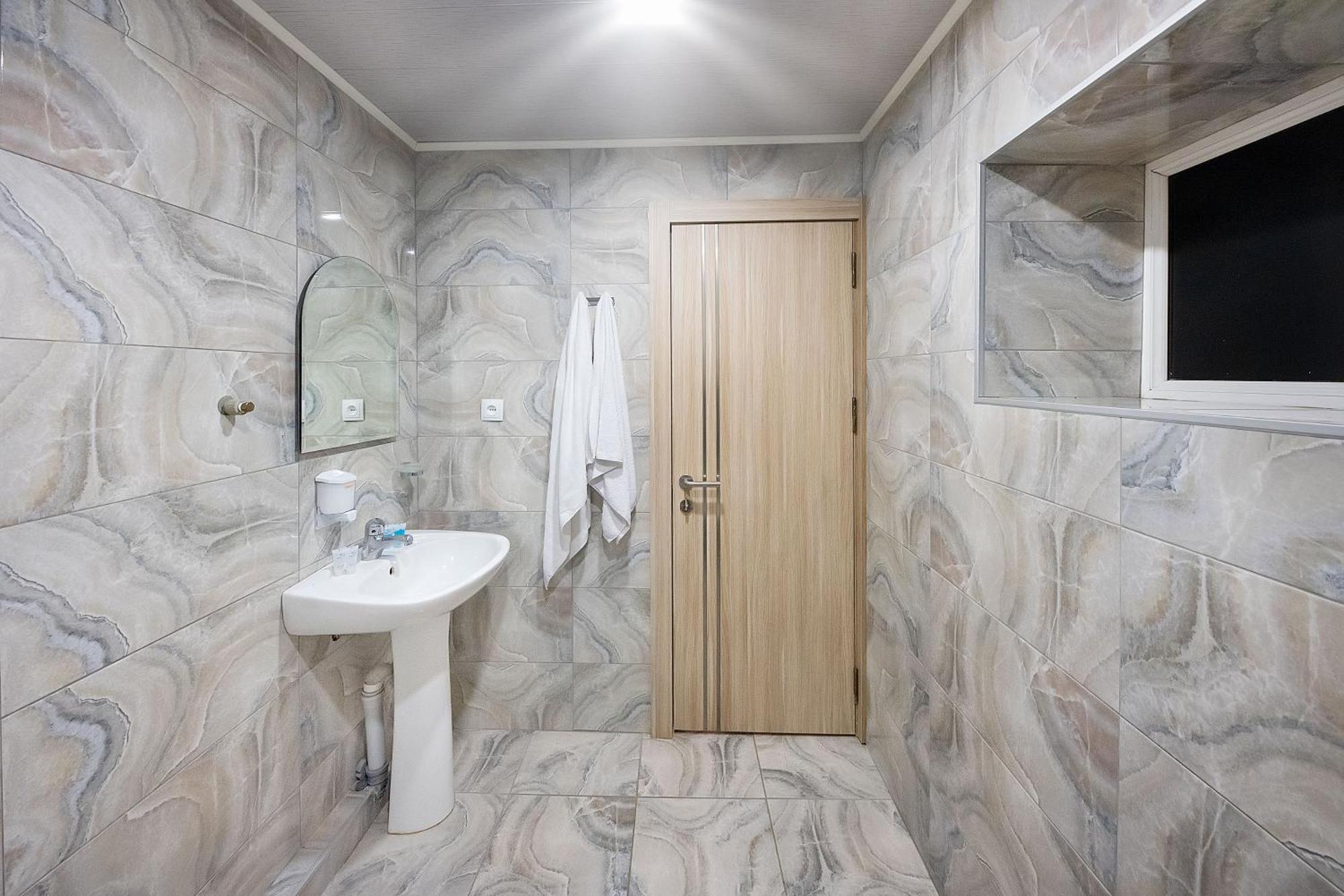 Georgia Gold Apartment *