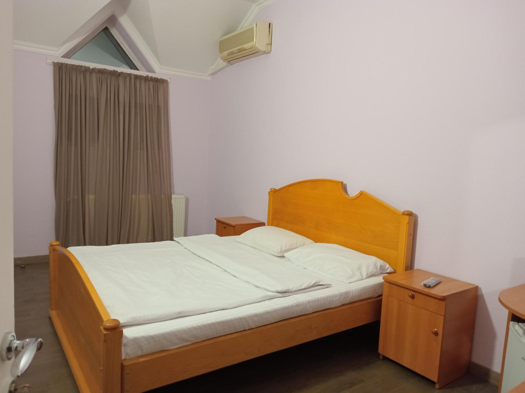 Georgia Gold Apartment
