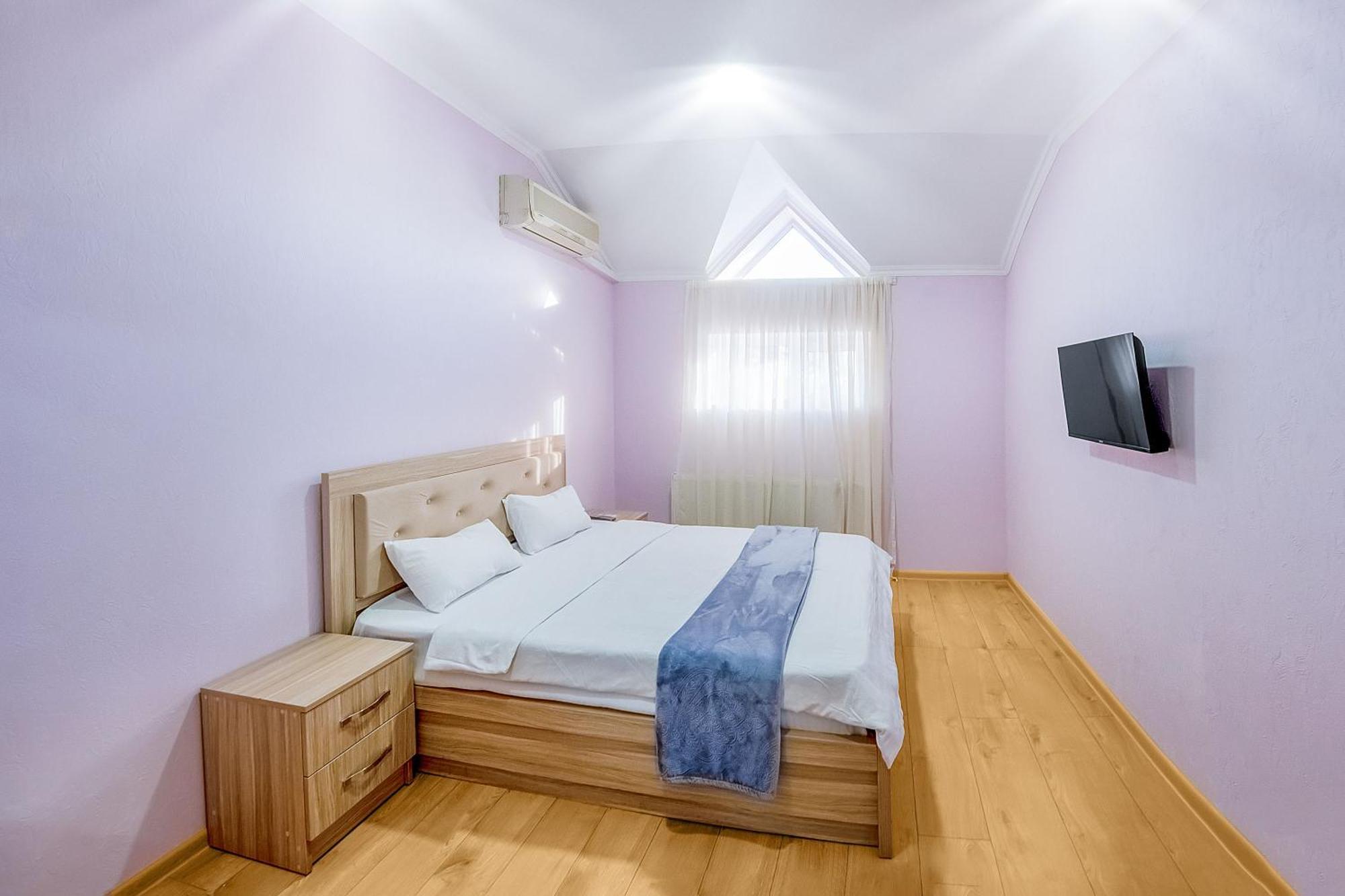 Georgia Gold Apartment *
